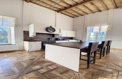 Beauraing Villa | Elegante mansión en la ladera
