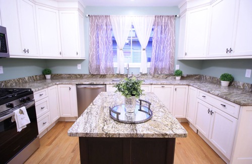 Bristol Casa | Elegant Historic Escape in Bristol CT with WiFi near Hospital and Shopping