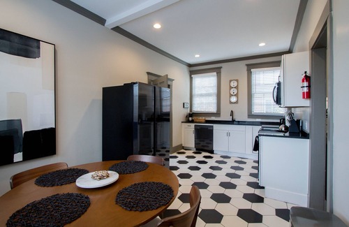 Five Points South Casa | Elegant Historic Home Downtown For Groups