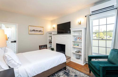 Luray Casa | Elegant Historic Suite with Mountain Views in Luray, Virginia