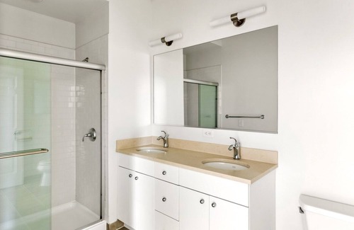 Hoboken Apartamento | Elegant Hoboken 2BR w/ Gym & W/D, nr waterfront, by Blueground
