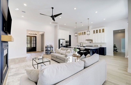 Hull Casa | Elegant home Among the Trees