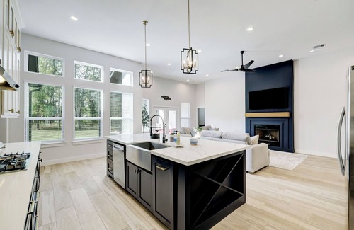Hull Casa | Elegant home Among the Trees