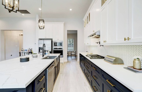 Hull Casa | Elegant home Among the Trees