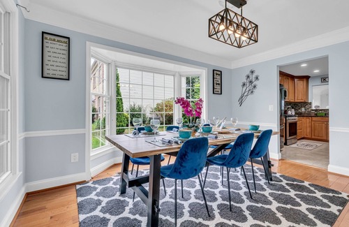 Oak Hill Casa | Elegant Home- City View/IAD Airport/Prime Location
