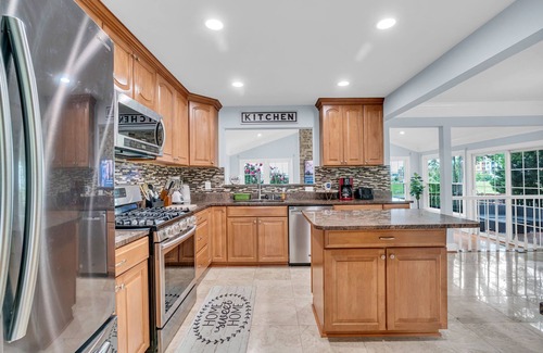 Oak Hill Casa | Elegant Home- City View/IAD Airport/Prime Location
