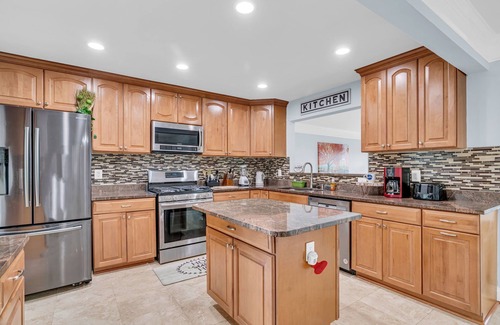 Oak Hill Casa | Elegant Home- City View/IAD Airport/Prime Location