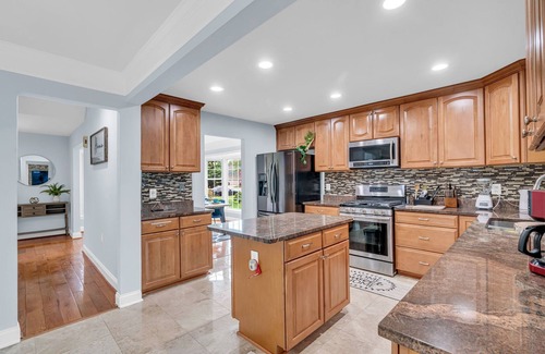 Oak Hill Casa | Elegant Home- City View/IAD Airport/Prime Location