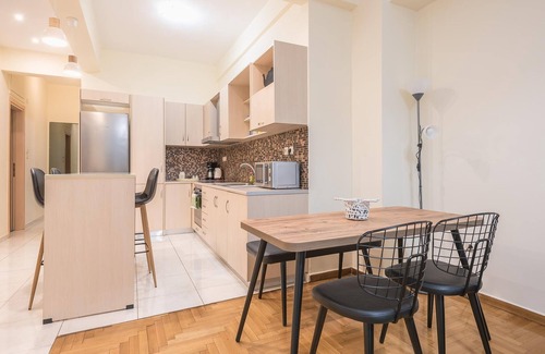 Ilisia Apartamento | Elegant Home in Quiet Street by Cloudkeys