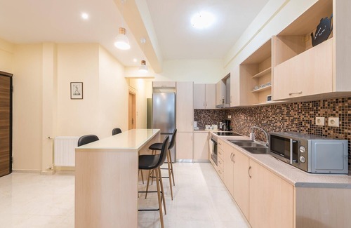 Ilisia Apartamento | Elegant Home in Quiet Street by Cloudkeys