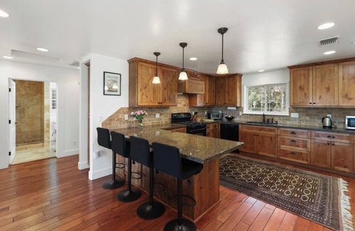 Auburn Casa | Elegant Home minutes from American River+Downtown: decks + hot tub