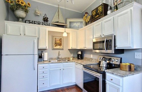Dixon Park Apartamento | Nuevos pasos de alquiler bellamente designados para Forsyth Park