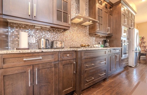 Banff Trail Casa | Luxury Retreat Near UofC | 2King+2Queen