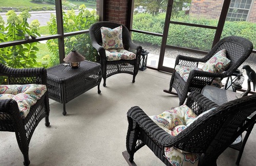 Meridian-Kessler Casa | Elegant home READY FOR GEN-Con. One BR. Private bathroom