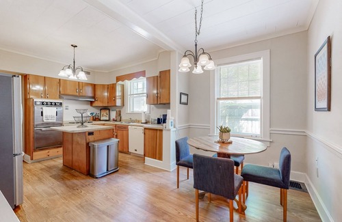 Evergreen Casa | Elegant home with abundant outdoor living areas, library & dog-friendly yard