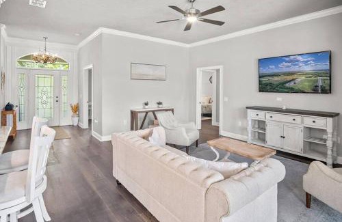 Nichols Casa | Elegant Home with Pool, Office, Theater, and Fence