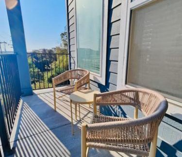 Leander Apartamento | Elegant Home with Stunning Views and Comfortable Amenities