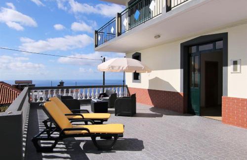 Estrela da Calheta Casa | Elegant House in Calheta, Sea View