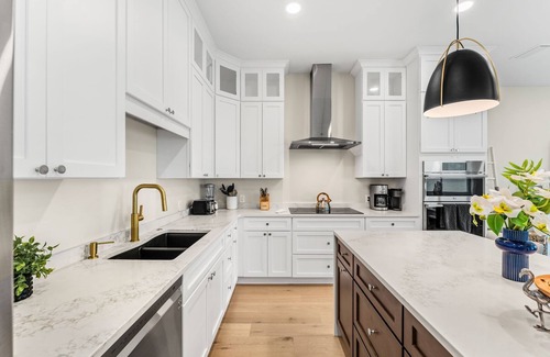 Indialantic By The Sea Casa | Elegant Indialantic Townhome Retreat W/ Private Balconies, Patio & BBQ Grill!