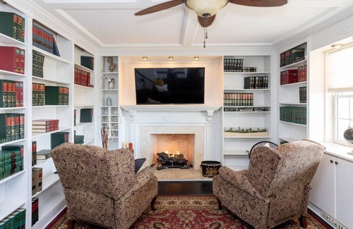 Charleston Casa | Elegant | King Suite | Fireplace