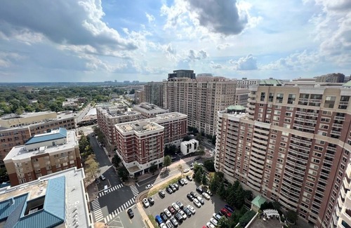 Ballston Apartamento | Elegant King Suite Metro DC