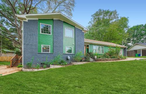 Clarkston Casa | Elegant Large 5 bedroom Family Home