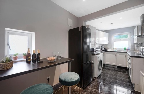 Hendon Apartamento | Elegant London flat FREE Parking & Modern Comforts