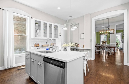 Old Louisville Casa | Elegant Manor w/Private Yard & Modern Amenities!