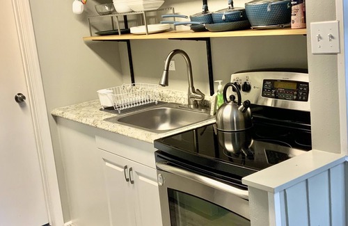 Vacation Village Casa | Elegant Mermaid-themed A-Frame Home: 30-40 min to Disney & Universal theme parks