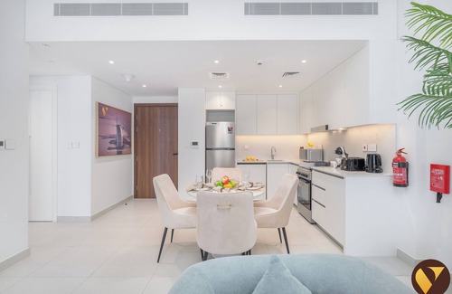 Umm Suqeim 3 Apartamento | Elegant MJL Pool View Near Burj Al Arab