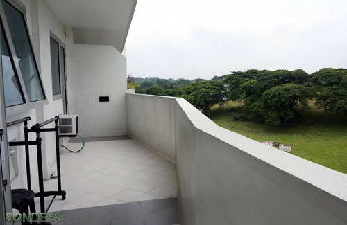 Matandang Balara Condominio | Elegante y moderno clásico 2BR Unidad temática