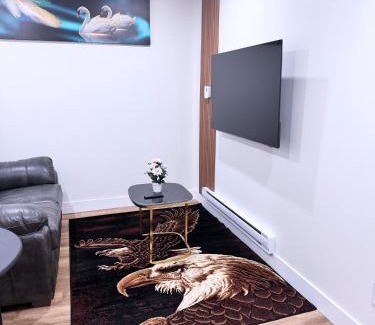 Regina Apartamento | Elegant Modern Suite with Comfort & Privacy