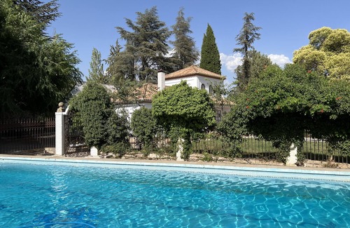 Huetor Santillan Casa | Elegante casa de sierra a 10km de Granada