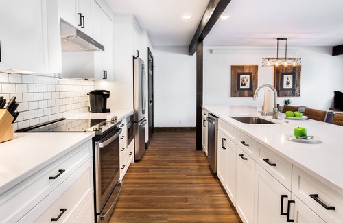 Moose Wilson Road Condominio | Elegant Mountain Modern 3 Bdrm Condo, 5 miles from Jackson Hole Mountain Resort!