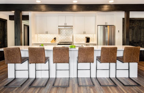 Moose Wilson Road Condominio | Elegant Mountain Modern 3 Bdrm Condo, 5 miles from Jackson Hole Mountain Resort!
