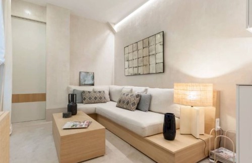 Huertas Apartamento | Elegant Neptuno-cortes Apartment for 2 People