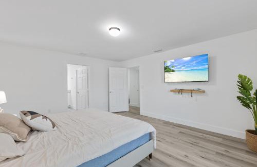 Mariner Casa | Elegant Newly Built Cape Coral Vacation Rental