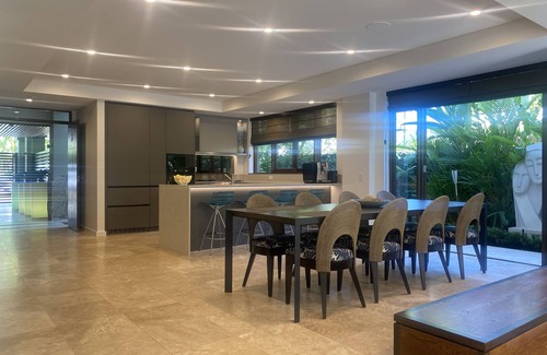 Port Douglas Villa | Elegant Ocean Villa.