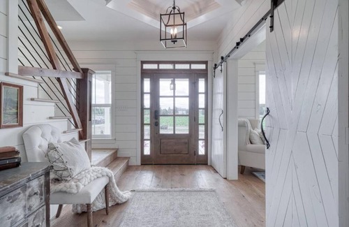 Rexburg Casa | Elegant Oxbow Farmhouse-Sleeps 20 (More pics soon)