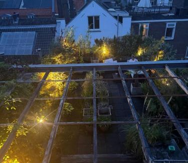 De Weteringschans Apartamento | Elegant penthouse LOFT of 250 m2 in city centre with huge roofgarden 80 m2