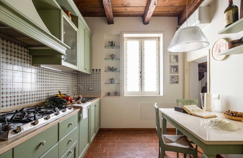 Asolo Apartamento | Elegant Penthouse with a View of the Historic Center of Asolo
