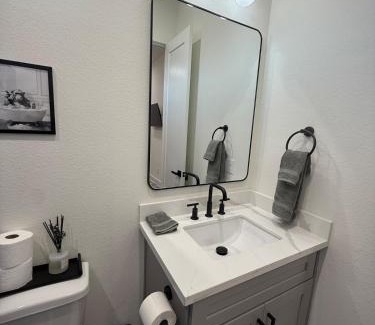 Foster Place Casa | Elegant Plush Properties