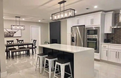 Wellington Casa | Elegant pool home in Prime Equestrian area