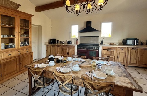 Gargas Villa | Elegante villa provenzal con piscina, jardín y vistas – Mas Jorel