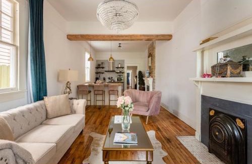 New Orleans Casa | Elegant Renovated House With Relaxing Courtyard