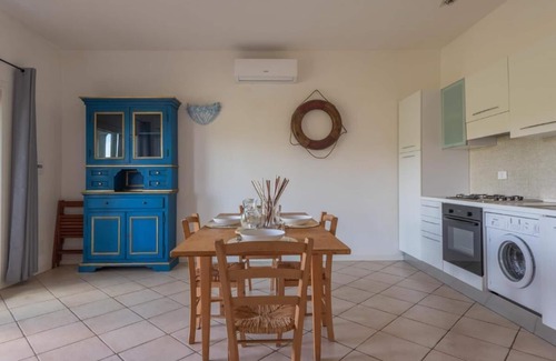 Baja Sardinia Apartamento | Elegant Residence Ea Bianca 2 Bedroom Sleeps 6 Extra bed Available N0614