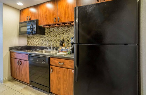 Las Vegas Complejo | Elegant resort with ready access to all things Las Vegas. No additional charges