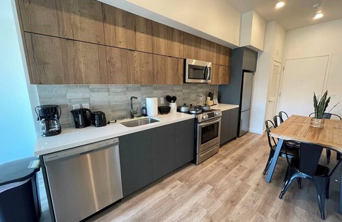 Koreatown Hotel | Elegant Retreat in the Heart of LA