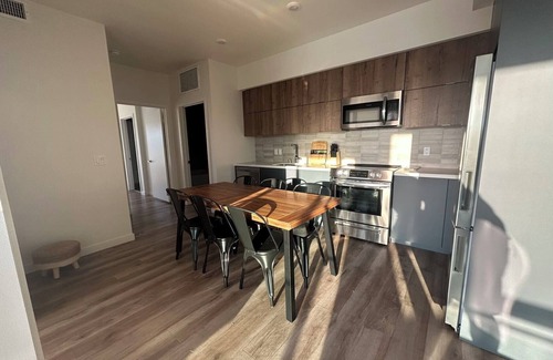 Koreatown Hotel | Elegant Retreat in the Heart of LA