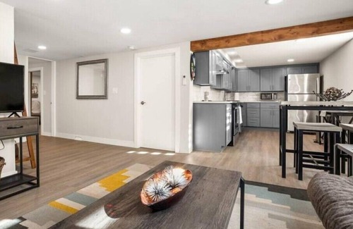 Richmond Apartamento | Elegant Richmond Gem nestled up to Hawthorne Blvd.
